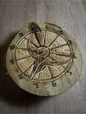 Rustic Artisan Hand Carved Wood Slice Wall Clock Bison Buffalo Cabin Lodge Decor